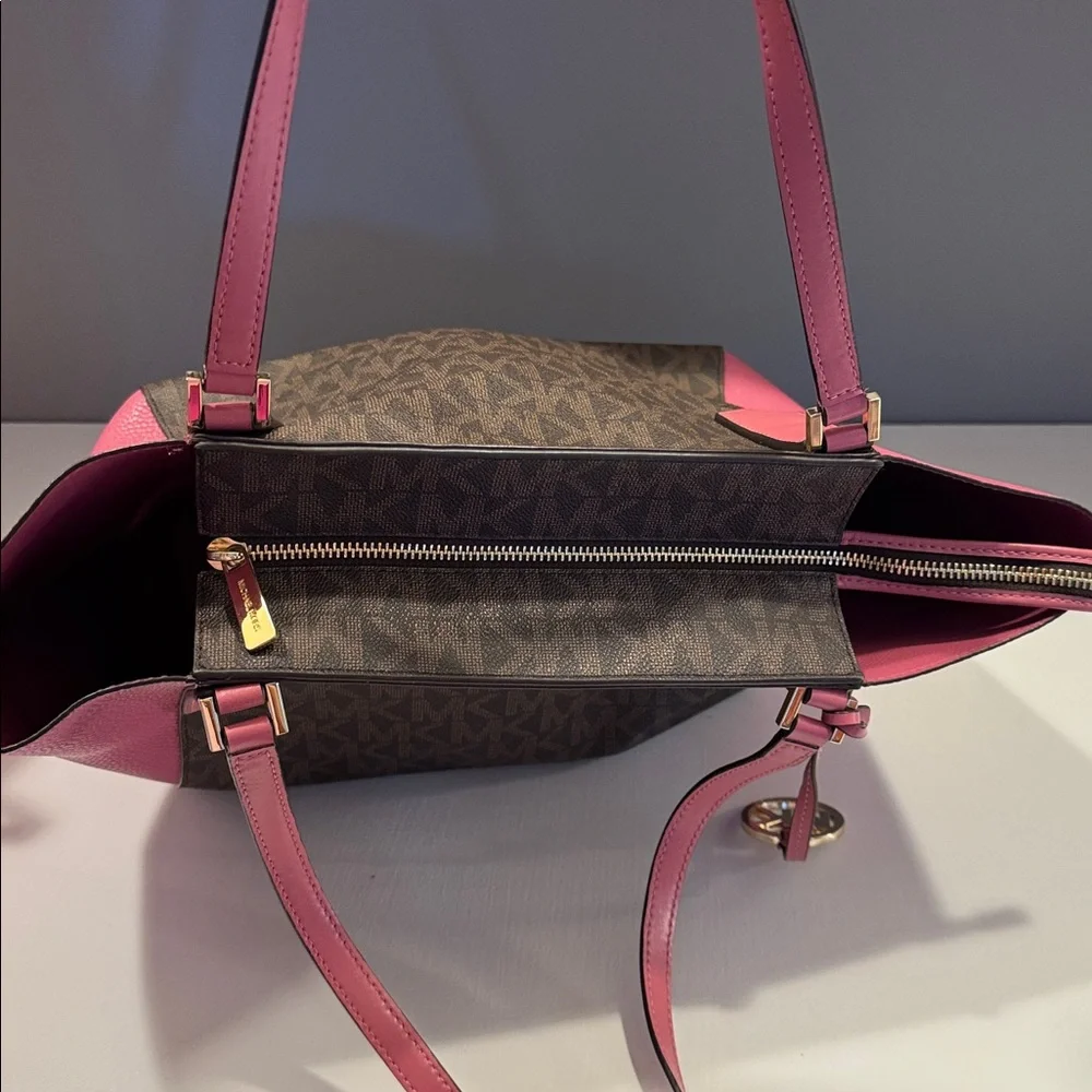 Michael Kors Pink and Brown Tote Bag - Picture 3 of 8